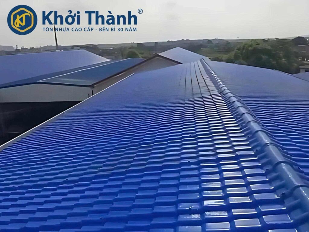 Mái tôn nhựa được bảo quản đúng cách giúp tăng tuổi thọ và giữ màu bền đẹp