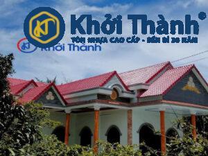 Biệt thự sử dụng tôn nhựa chống ăn mòn bền màu của Tôn Nhựa Khởi Thành, minh chứng cho vẻ đẹp lâu dài