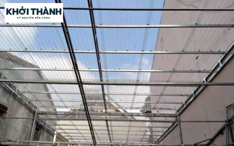 Tôn Nhựa Cách Nhiệt: Chống Nóng, Chống Ồn, Độ Bền Vượt Trội