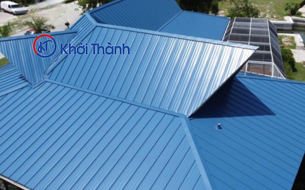 Tôn xanh đang dần trở thành xu hướng mái lợp được ưa chuộng bởi tính thẩm mỹ cao và khả năng ứng dụng linh hoạt