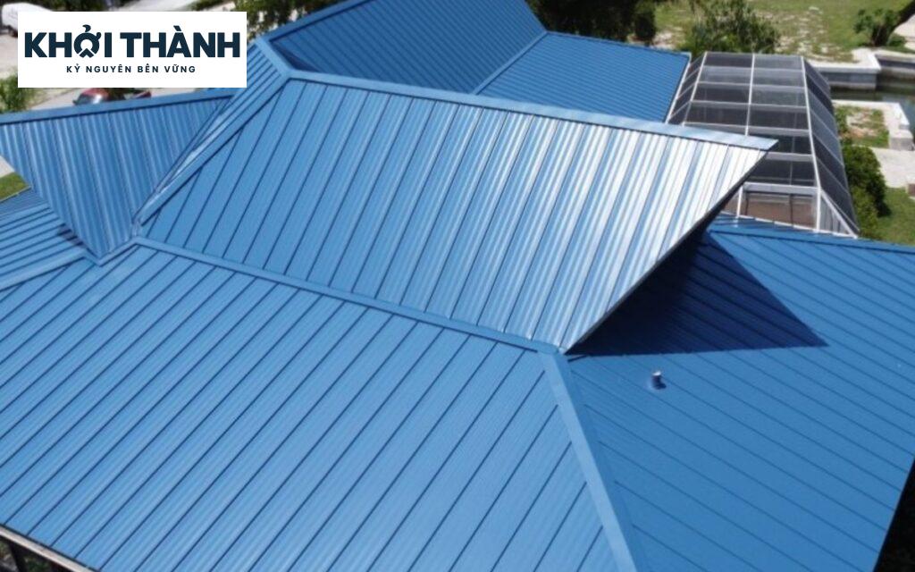 Tôn xanh đang dần trở thành xu hướng mái lợp được ưa chuộng bởi tính thẩm mỹ cao và khả năng ứng dụng linh hoạt