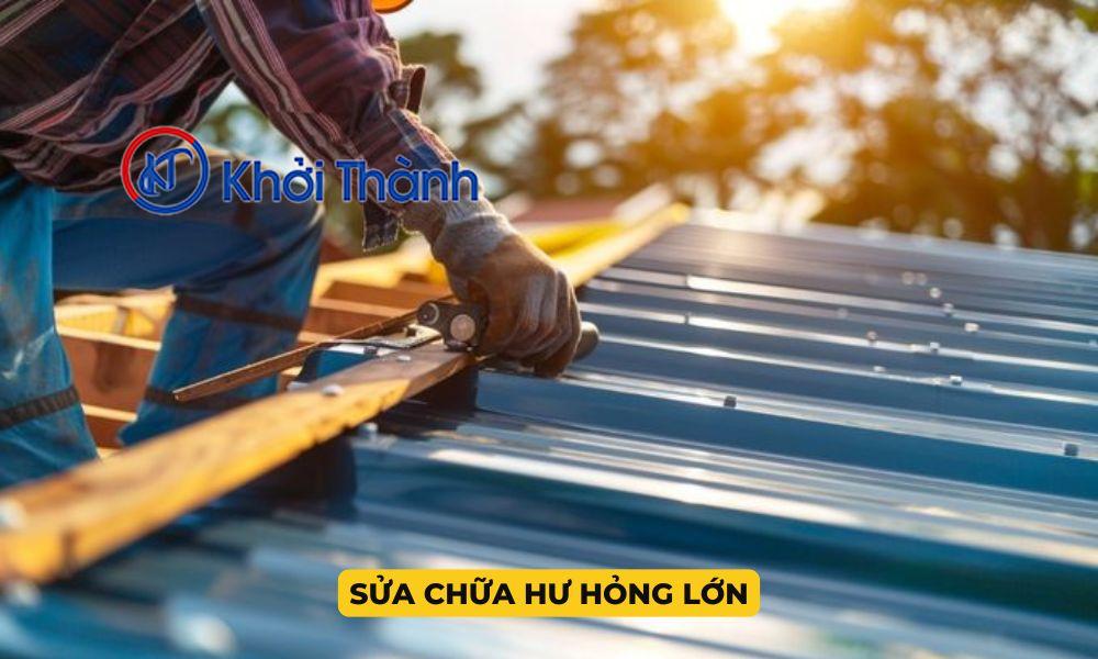 Sửa chữa hư hỏng lớn – thay thế tấm tôn nhựa bị hỏng