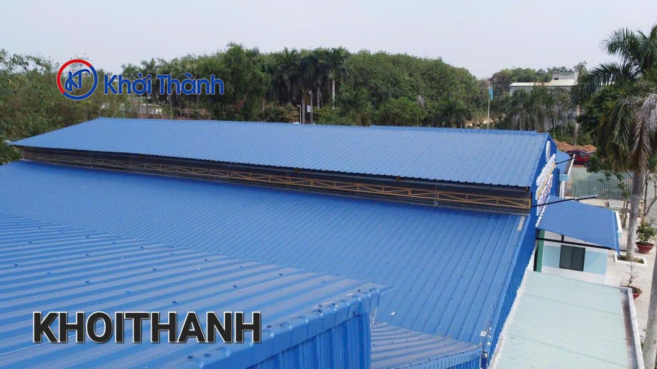 Tôn lợp mái nhựa cho nhà xưởng