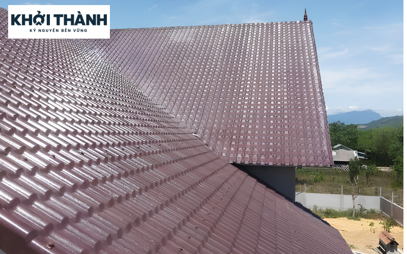 Tôn nhựa lợp mái giá rẻ tại Trà Vinh màu nâu socola