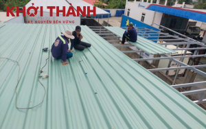 Hướng dẫn thi công tôn nhựa Khởi Thành