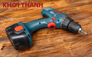 Máy khoan dùng để thi công tôn nhựa