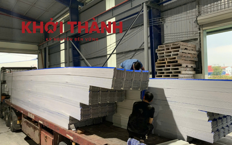 Sử dụng tôn nhựa tuổi thọ cao giúp tiết kiệm chi phí
